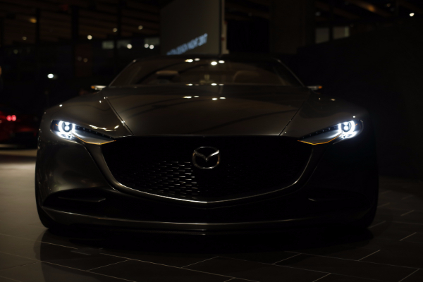 mazda-vision-izgleda-kao-pravi-superautomobil-sa-cetvoro-vrata