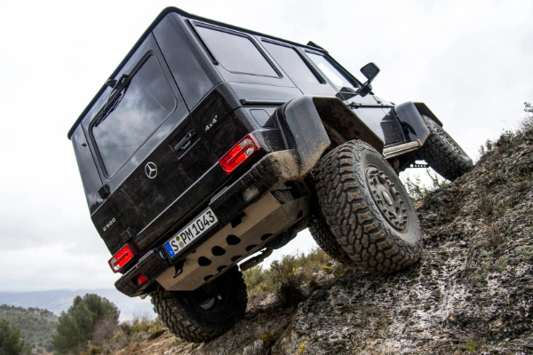 mercedes-zatvara-knjigu-porudzbina-za-g500-4x4²