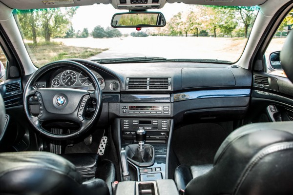 e39-bmw-540i-touring-sa-manualnim-menjacem