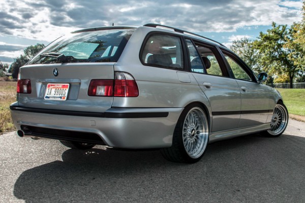 e39-bmw-540i-touring-sa-manualnim-menjacem