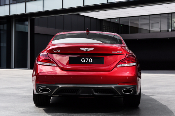 genesis-g70-resetuje-ocekivanja-luksuza-i-performansi-