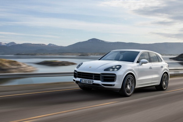 porsche-cayenne-turbo-predstavlja-911-u-terenskom-izdanju