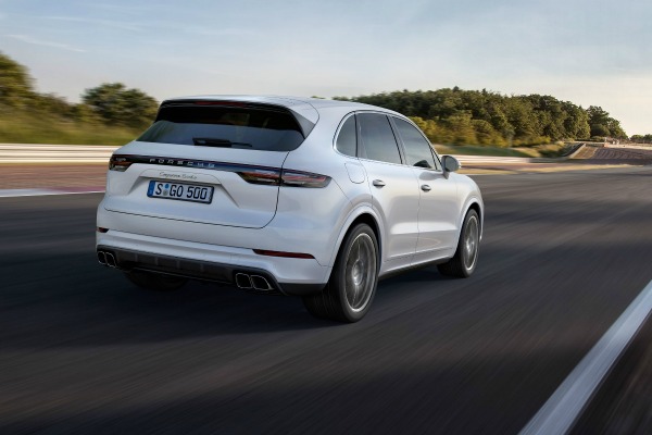 porsche-cayenne-turbo-predstavlja-911-u-terenskom-izdanju