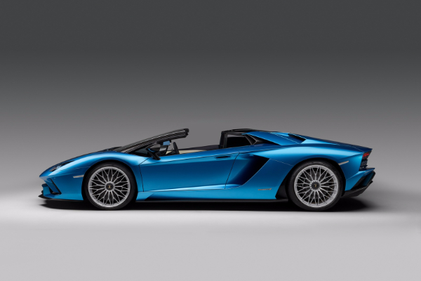 lamborghini-aventador-s-dolazi-sa-730-ks-na-zadnjem-trapu