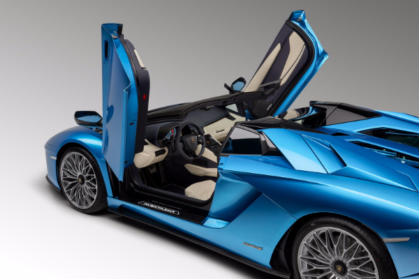 lamborghini-aventador-s-dolazi-sa-730-ks-na-zadnjem-trapu