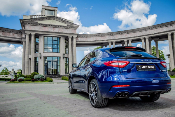 maserati-levante-sa-karbonskim-elementima