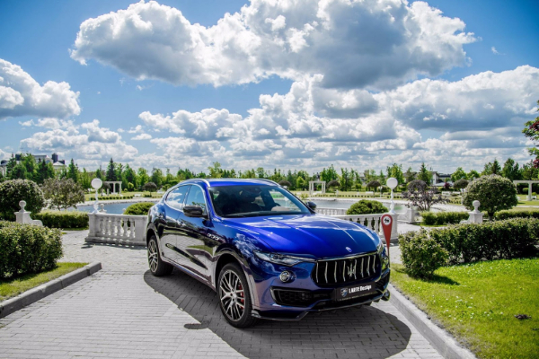 maserati-levante-sa-karbonskim-elementima