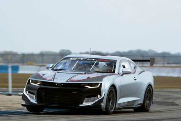 chevrolet-camaro-gt4r-spreman-za-trku