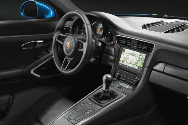 911-gt3-sa-touring-paketom-proslavlja-svetski-debi