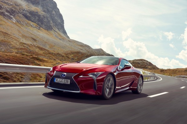 lexus-predstavlja-golobalni-luksuzni-brend
