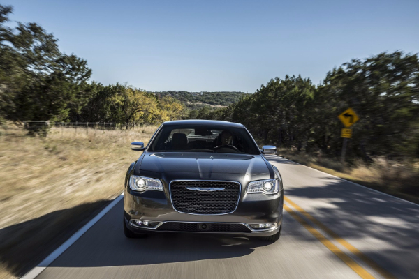 chrysler-300-dobija-novi-izgled-