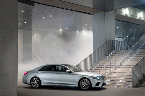 mercedes-benz-s-560e-vise-snage-veci-prelazni-opseg