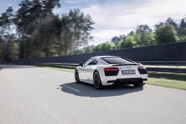 ogranicena-linija-audi-r8-v10-rws-superautomobila-