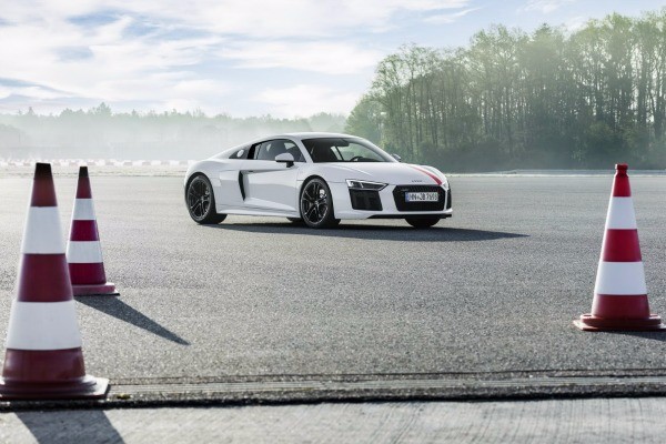 ogranicena-linija-audi-r8-v10-rws-superautomobila-