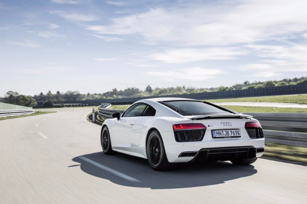 ogranicena-linija-audi-r8-v10-rws-superautomobila-