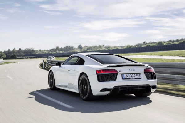 ogranicena-linija-audi-r8-v10-rws-superautomobila-