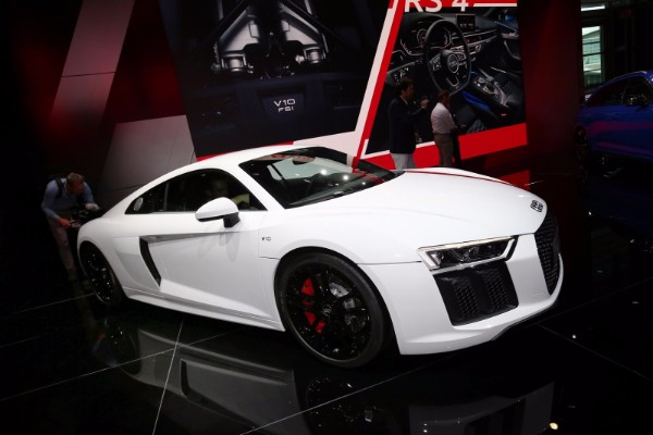 ogranicena-linija-audi-r8-v10-rws-superautomobila-