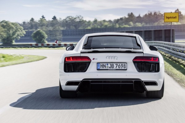 ogranicena-linija-audi-r8-v10-rws-superautomobila-