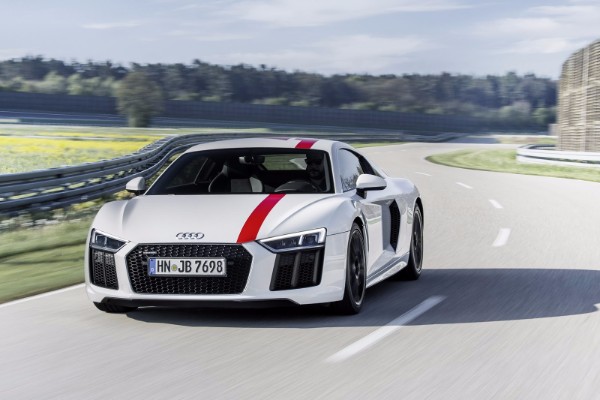 ogranicena-linija-audi-r8-v10-rws-superautomobila-