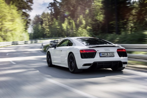 ogranicena-linija-audi-r8-v10-rws-superautomobila-