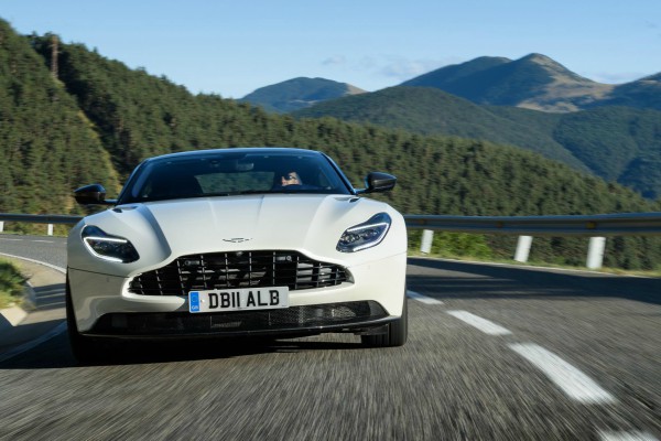 amg-v8-cini-aston-martin-db11-jos-besnijim