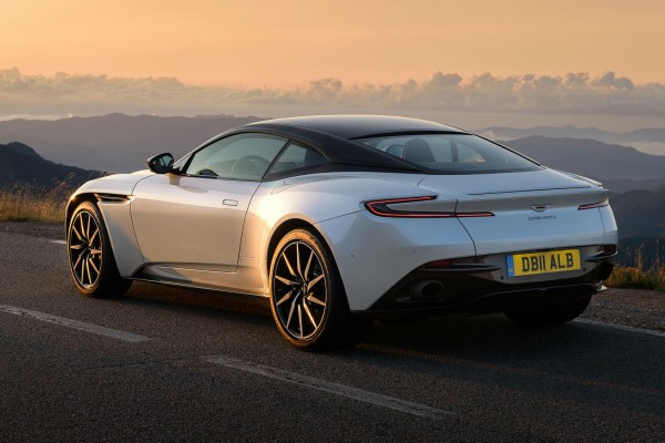 amg-v8-cini-aston-martin-db11-jos-besnijim