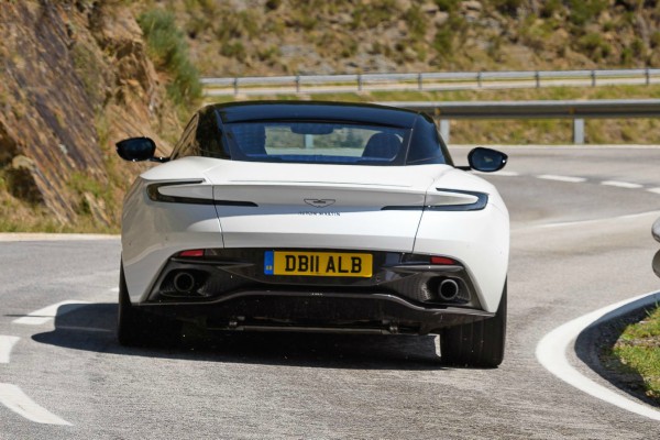 amg-v8-cini-aston-martin-db11-jos-besnijim