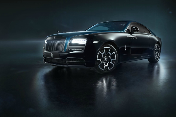 rolls-royce-adamas-kolekcija-cini-black-badge-jos-mracnijom-linijom