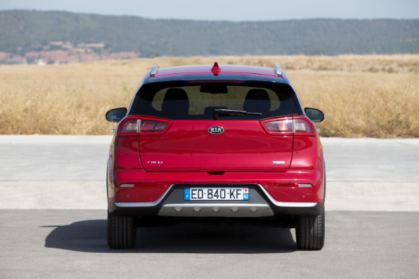 kia-niro-optima-i-sedona-dobijaju-pogon-na-svim-tockovima