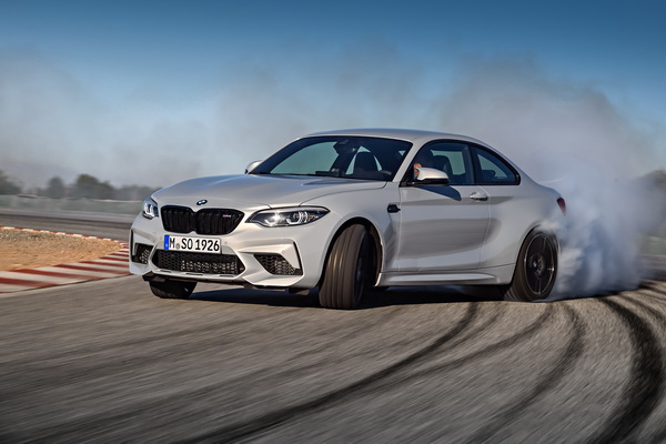 sada-i-zvanicno-bmw-m2-competiton