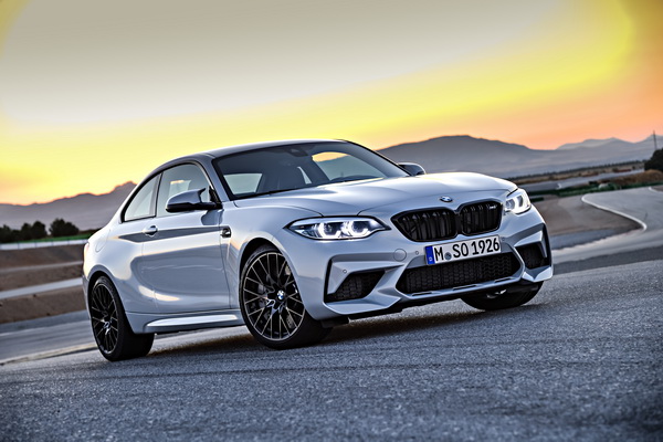 sada-i-zvanicno-bmw-m2-competiton