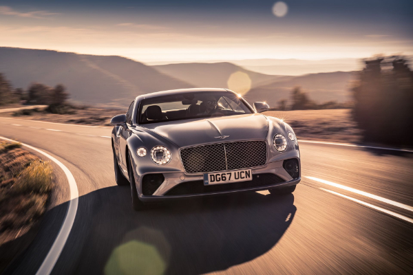 bentayga-v8-predvodi-bentley-kolonu-u-pekingu