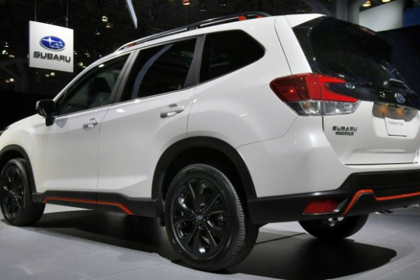 uporedimo-nove-toyota-rav4-i-subaru-forester-terence