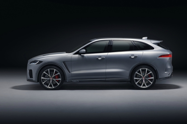 f-pace-svr-sa-550-ks-grmi-jace-od-vulkana