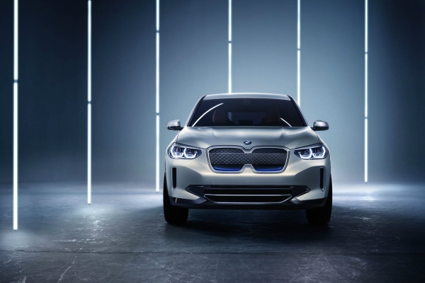 bmw-concept-ix3-predstavlja-buducnost-elektricnih-bavaraca