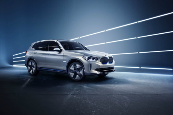 bmw-concept-ix3-predstavlja-buducnost-elektricnih-bavaraca