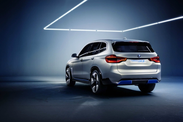 bmw-concept-ix3-predstavlja-buducnost-elektricnih-bavaraca