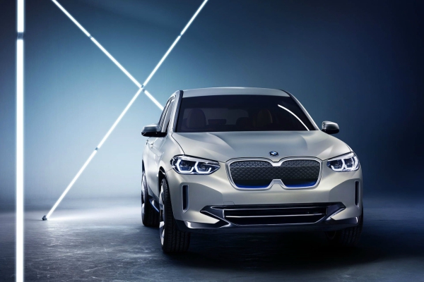 bmw-concept-ix3-predstavlja-buducnost-elektricnih-bavaraca