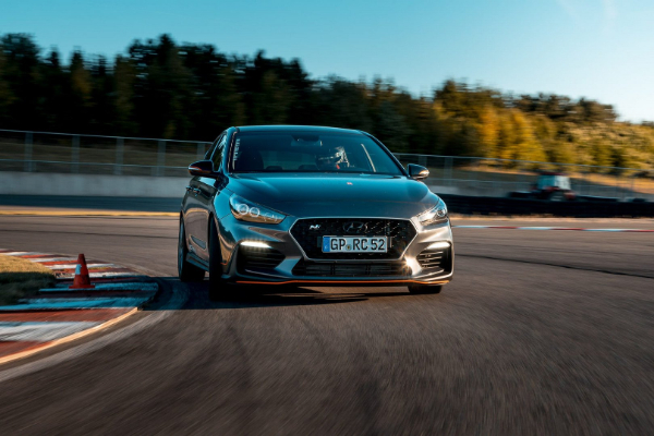 savrseno-tjunirani-hyundai-i30-n-performance-sa-320-ks