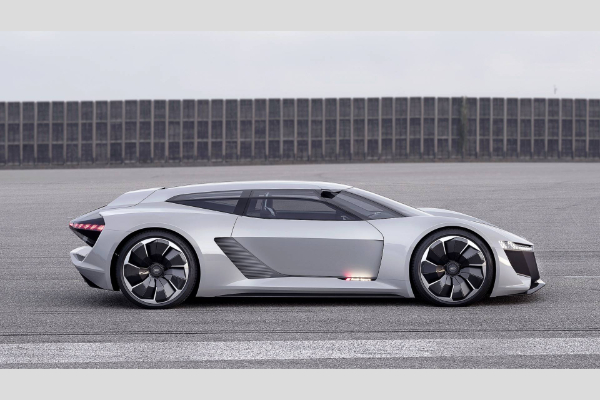 audi-pb18-e-tron-koncept-predstavlja-vozacki-model-buducnosti