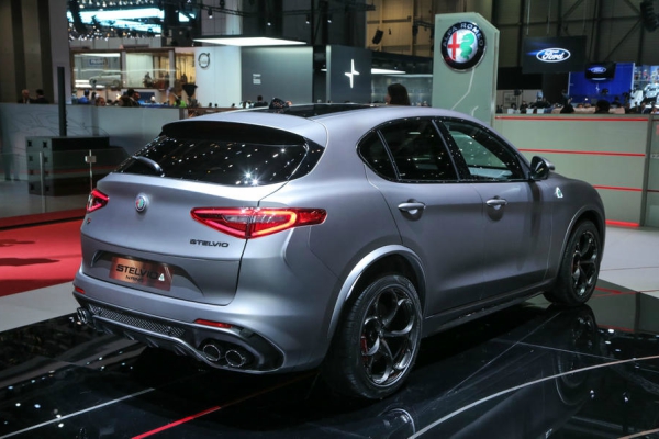 stelvio-quadrifoglio-definitivno-predstavlja-najbolji-suv-na-trzistu