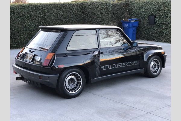 1985 Renault R5 Turbo 2 Evo predstavlja pravi francuski klasik