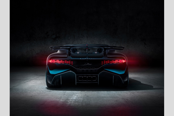 bugatti-divo-debituje-sa-1500-ks-i-40-jedinica