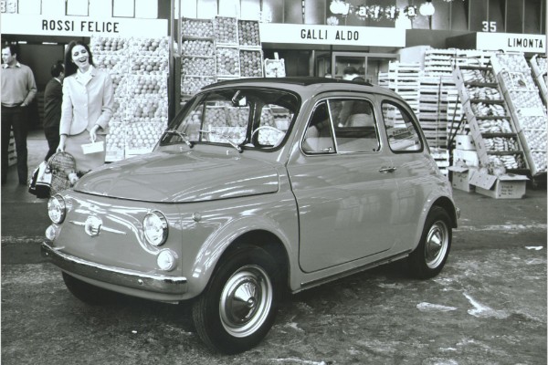 originalni-fiat-500-bice-predstavljen-u-muzeju-umetnosti