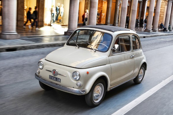 originalni-fiat-500-bice-predstavljen-u-muzeju-umetnosti