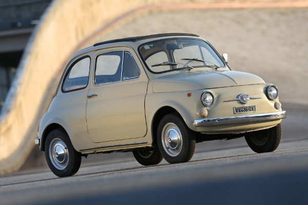 originalni-fiat-500-bice-predstavljen-u-muzeju-umetnosti