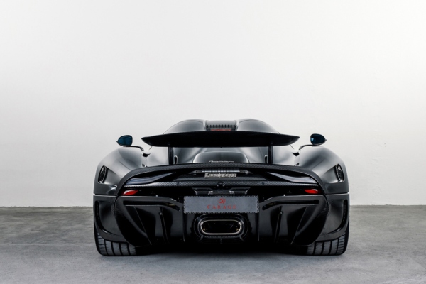 koenigsegg-predstavlja-naked-carbon-regera