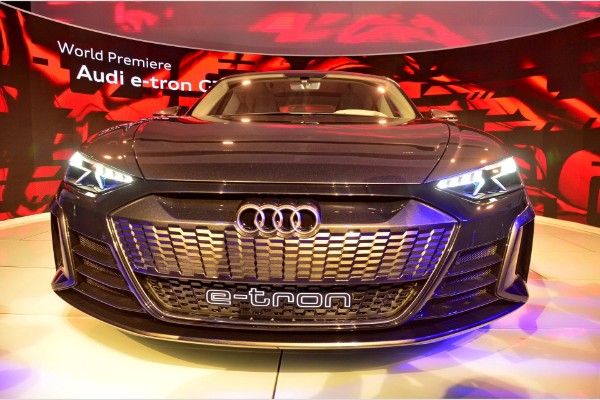 audi-e-tron-gt-predstavlja-super-sedan-za-2020-godinu