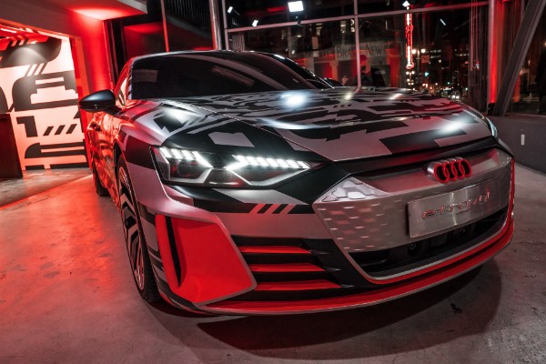 audi-e-tron-gt-predstavlja-super-sedan-za-2020-godinu