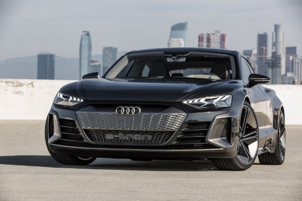 audi-e-tron-gt-predstavlja-super-sedan-za-2020-godinu